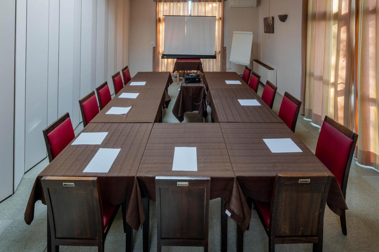 Logis Hotel Noemys Brive - Restaurant Le Teinchurier Dış mekan fotoğraf