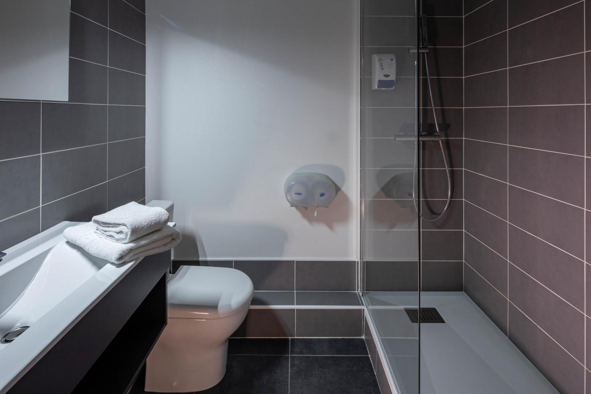 Logis Hotel Noemys Brive - Restaurant Le Teinchurier Oda fotoğraf