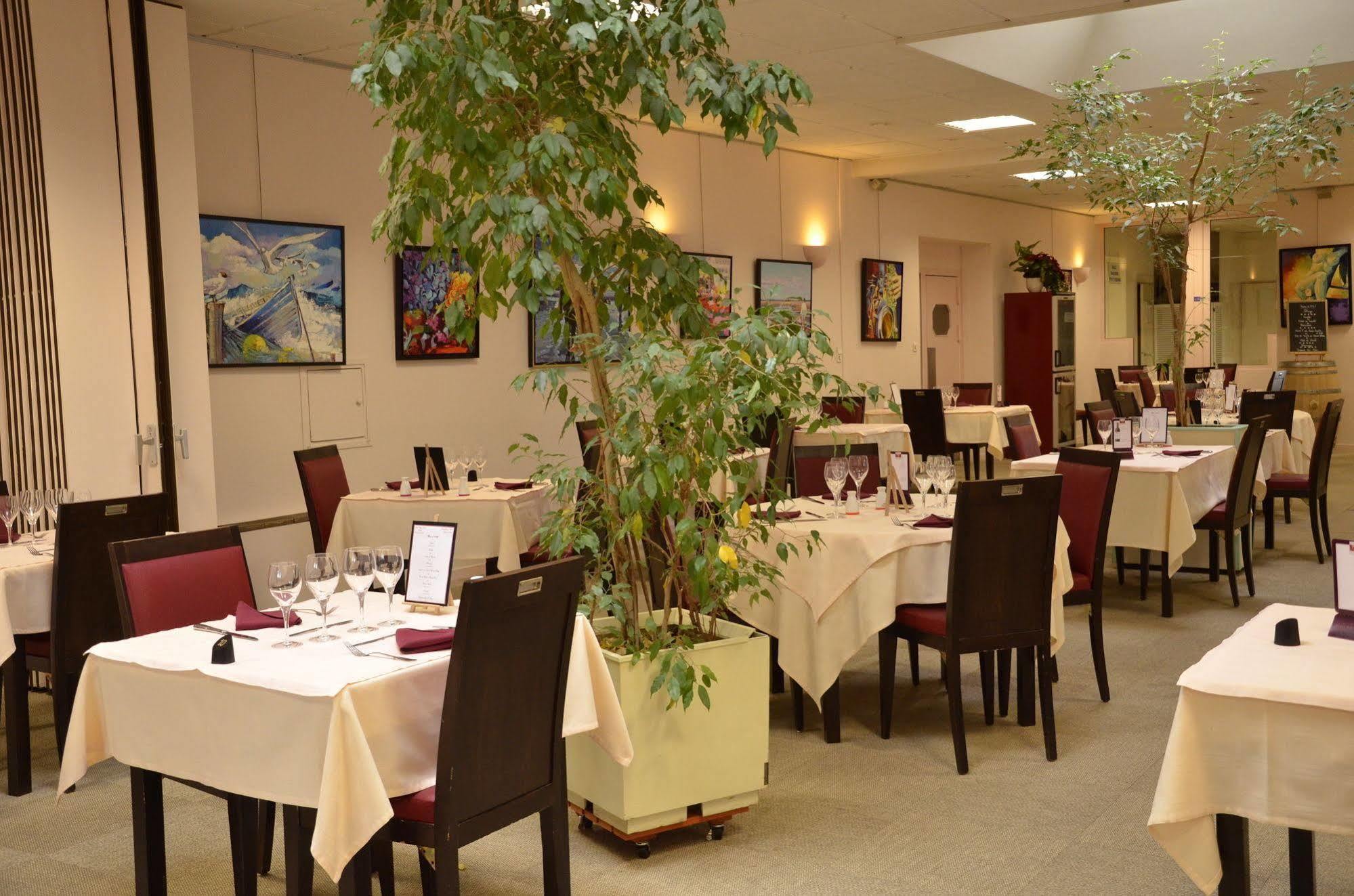 Logis Hotel Noemys Brive - Restaurant Le Teinchurier Dış mekan fotoğraf