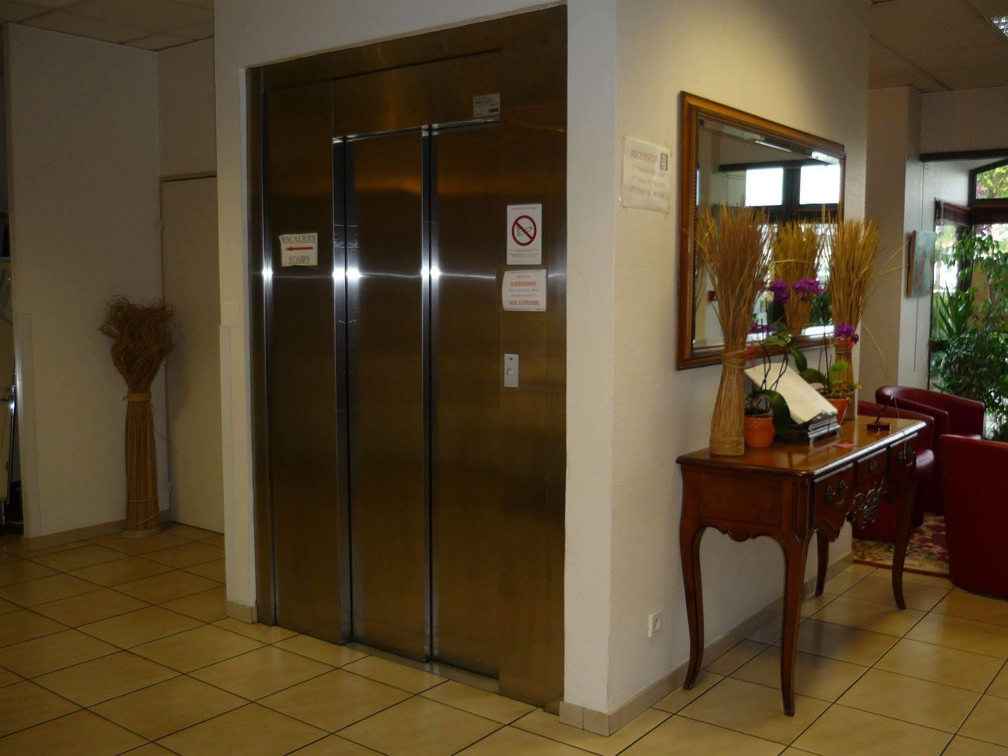 Logis Hotel Noemys Brive - Restaurant Le Teinchurier Dış mekan fotoğraf